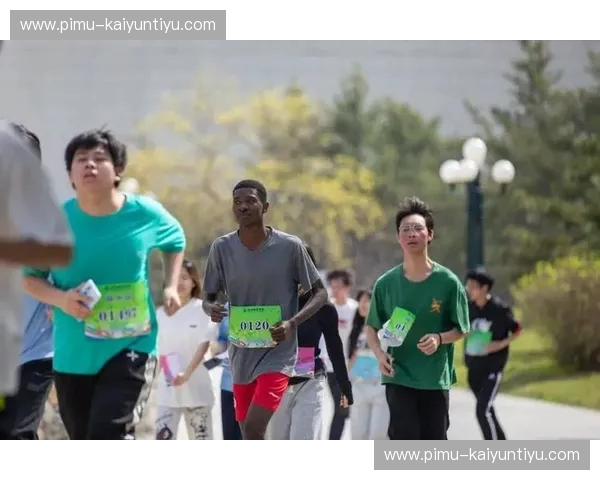 马拉松球场：城市的奔跑心跳